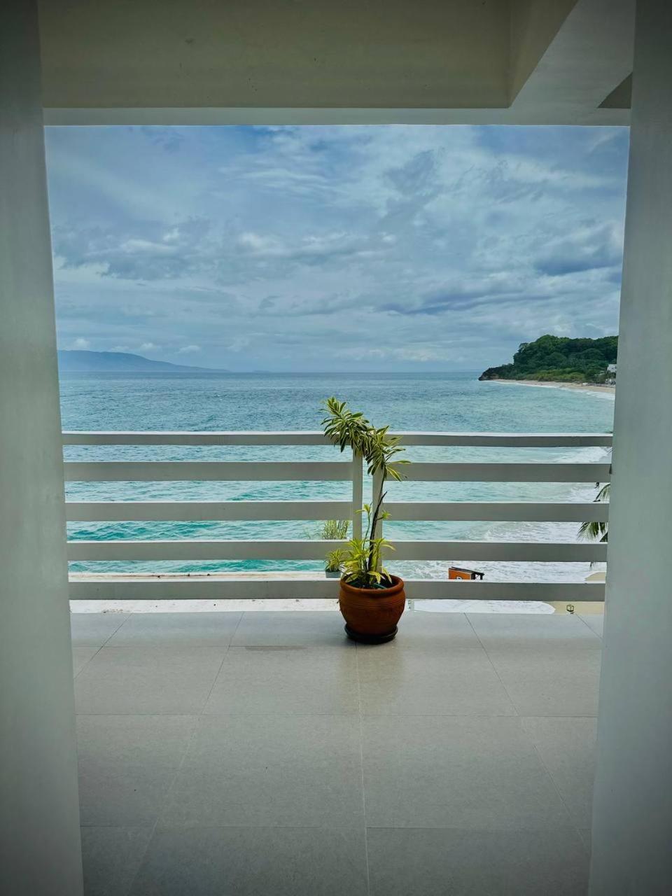 Playa Blanca Beach Resort (Adults Only) Puerto Galera Ngoại thất bức ảnh