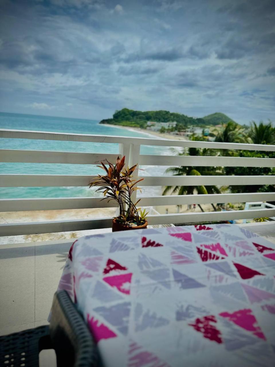 Playa Blanca Beach Resort (Adults Only) Puerto Galera Ngoại thất bức ảnh